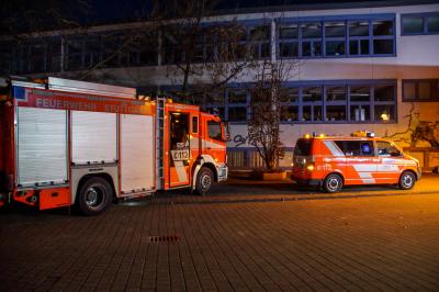 Stuttgart-Ost : Chlorgasaustritt im Leo-Vetter-Bad loest Grosseinsatz aus !